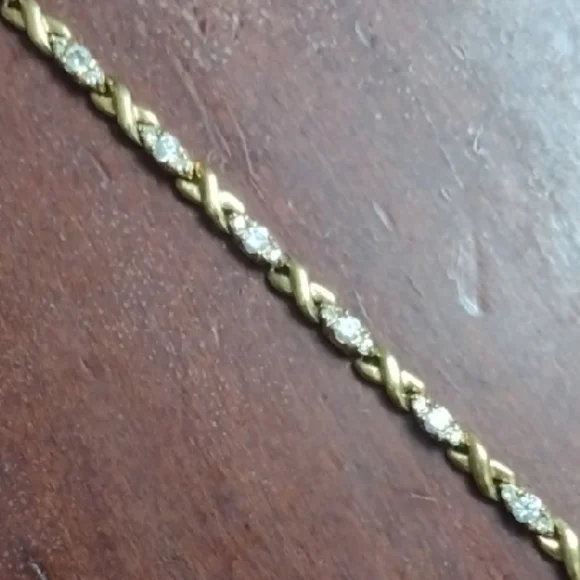 Elegant Gold and Silver Women's Bracelet - Picture 5 of 7